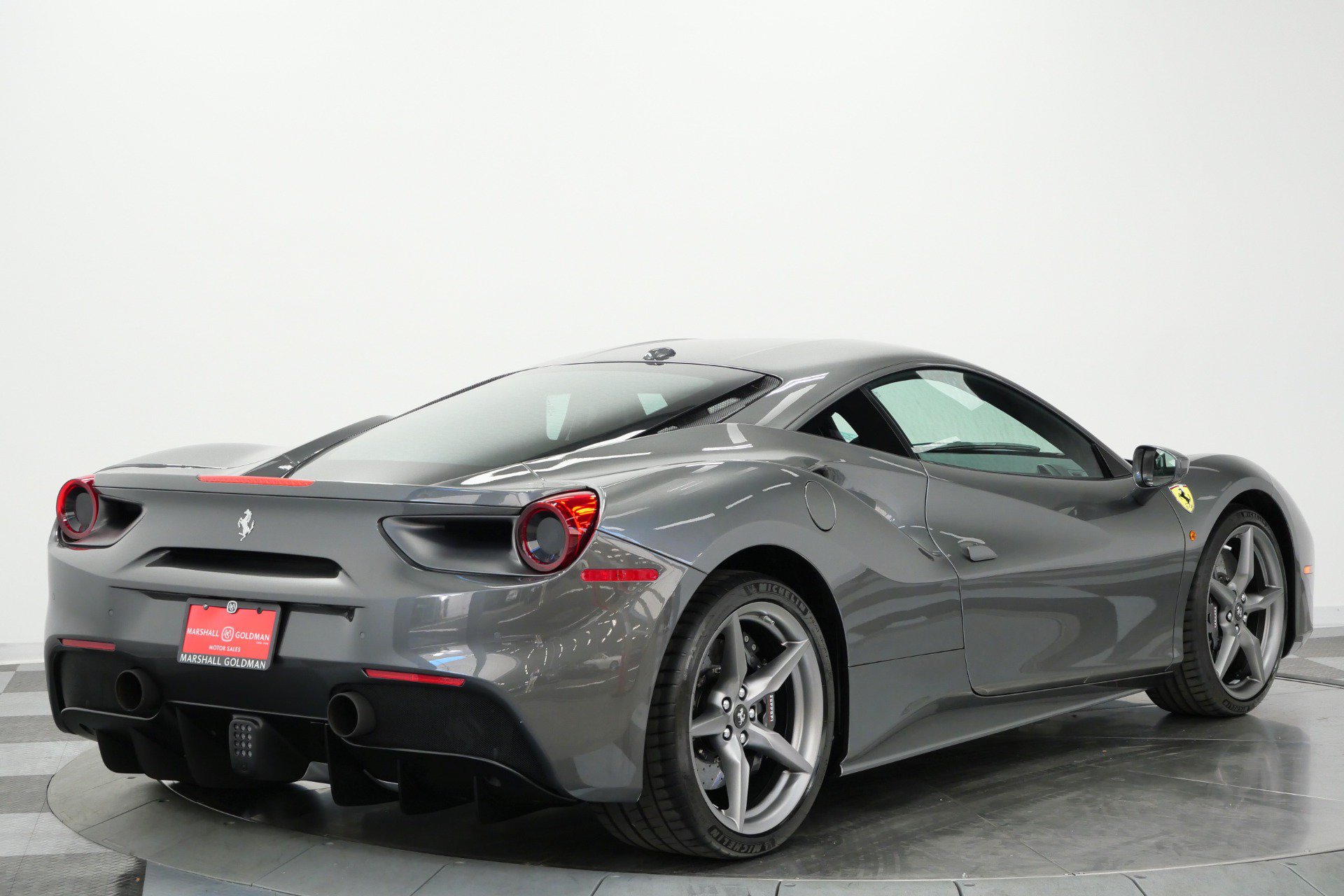 Used 2019 Ferrari 488 GTB RWD image 9