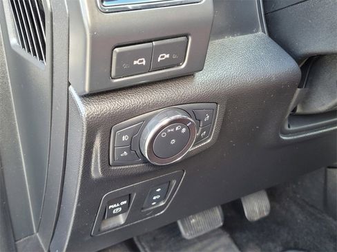 Used 2018 Ford F150 Lariat image 17