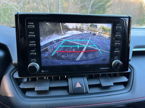 Used 2021 Toyota RAV4 SE image 18