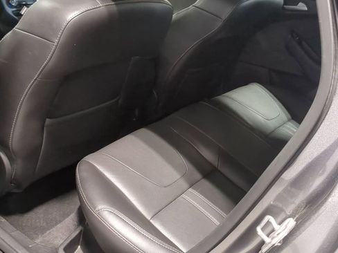 Used 2014 Ford Focus Titanium FWD image 21