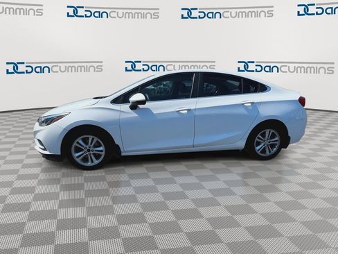 Used 2018 Chevrolet Cruze LT image 5
