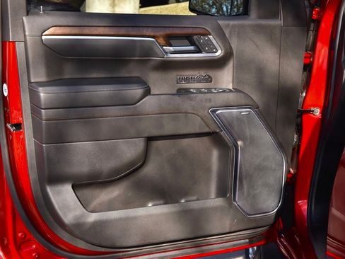 Used 2025 Chevrolet Silverado 1500 High Country w/ High Country Premium Package image 36