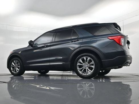 Used 2023 Ford Explorer Limited w/ Equipment Group 301A RWD image 42