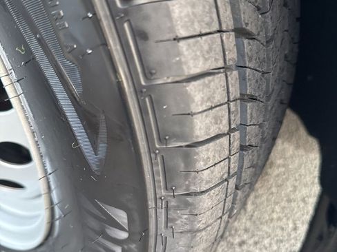 Used 2022 Ford Maverick XL image 11