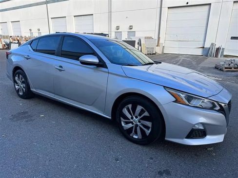 Used 2019 Nissan Altima 2.5 S FWD image 13
