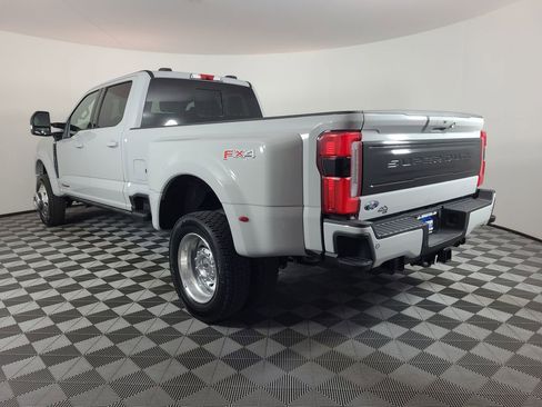 New 2026 Ford F450 Platinum w/ FX4 Off-Road Package image 5