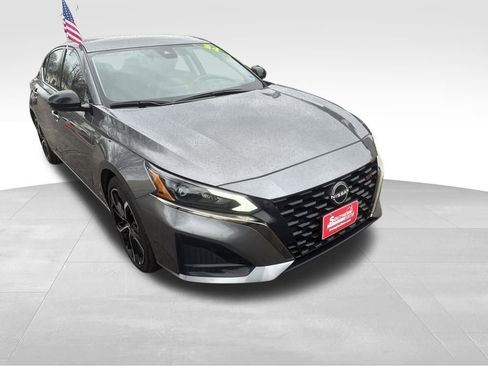 Used 2024 Nissan Altima 2.5 SR image 32