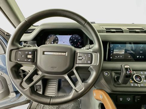 Certified 2024 Land Rover Defender 110 X-Dynamic SE AWD/4WD image 11