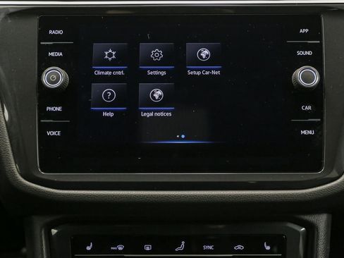 Certified 2024 Volkswagen Tiguan SE R-Line AWD/4WD image 31