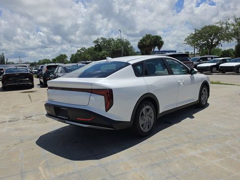 New 2026 Kia K4 FWD image 8