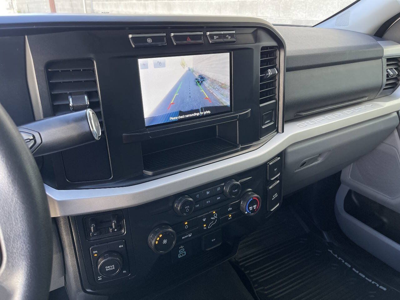 Used 2024 Ford F250 XLT w/ FX4 Off-Road Package AWD/4WD image 25