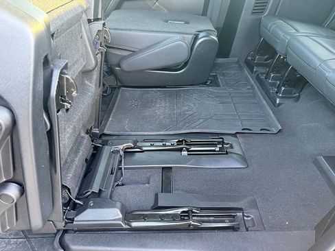 Used 2023 Chevrolet Suburban RST w/ Luxury Package image 19