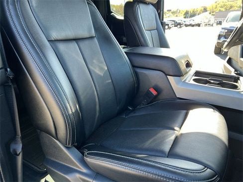 Used 2021 Ford F350 Lariat w/ Chrome Package image 28