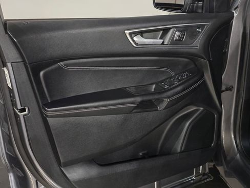 Used 2022 Ford Edge Titanium image 18