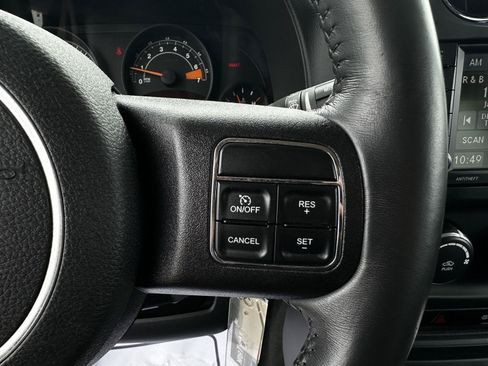 Used 2016 Jeep Patriot High Altitude AWD/4WD image 17