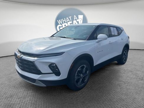 Used 2025 Chevrolet Blazer LT AWD/4WD image 8