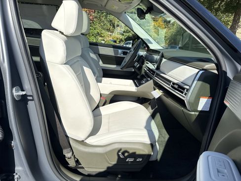 New 2025 Hyundai Santa Fe Calligraphy image 28