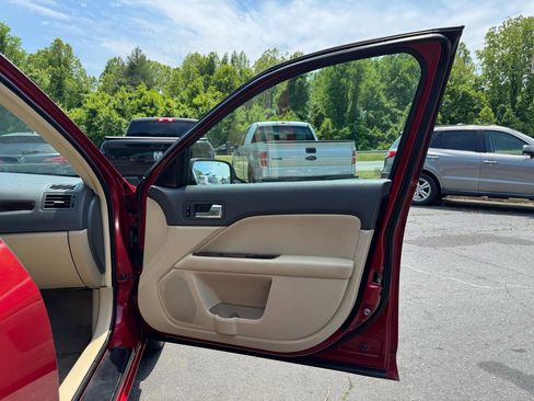 Used 2010 Ford Fusion SEL FWD image 12