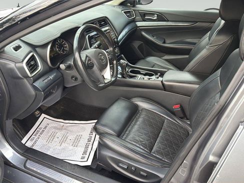Used 2019 Nissan Maxima Platinum w/ Sport Mat Group FWD image 10