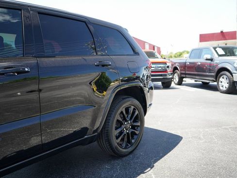 Used 2022 Jeep Grand Cherokee Laredo X AWD/4WD image 21