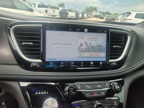 Used 2026 Chrysler Pacifica Select FWD image 22
