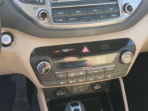 Used 2018 Hyundai Tucson SEL Plus image 18