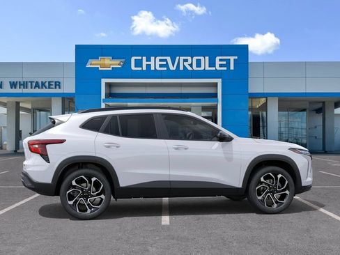 New 2026 Chevrolet Trax RS w/ Sunroof Package FWD image 5
