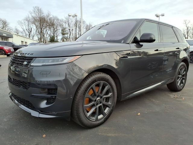 Used 2023 Land Rover Range Rover Sport SE Dynamic AWD/4WD image 3