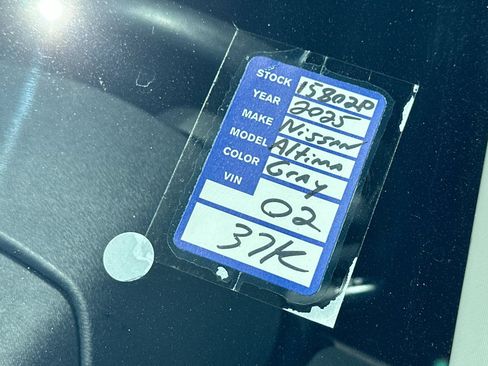 Used 2025 Nissan Altima 2.5 SV FWD image 25