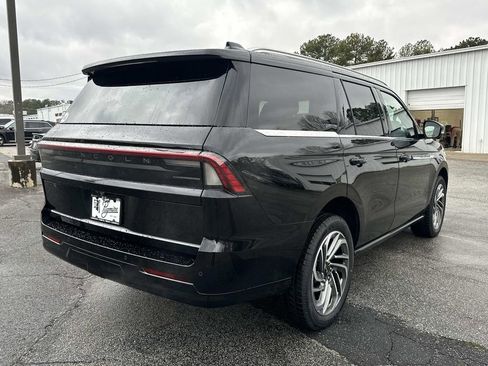 New 2026 Lincoln Navigator Reserve image 7