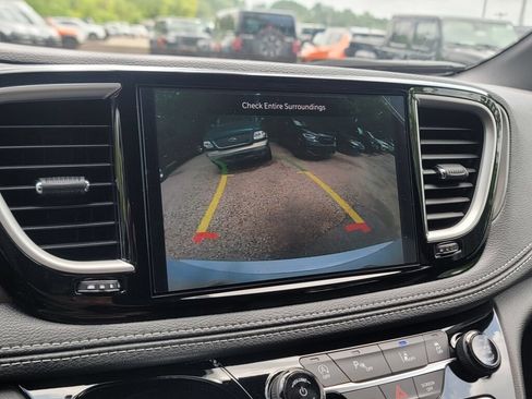 New 2027 Chrysler Pacifica Select FWD image 29