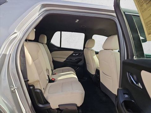 Used 2023 Chevrolet Traverse LS FWD image 21