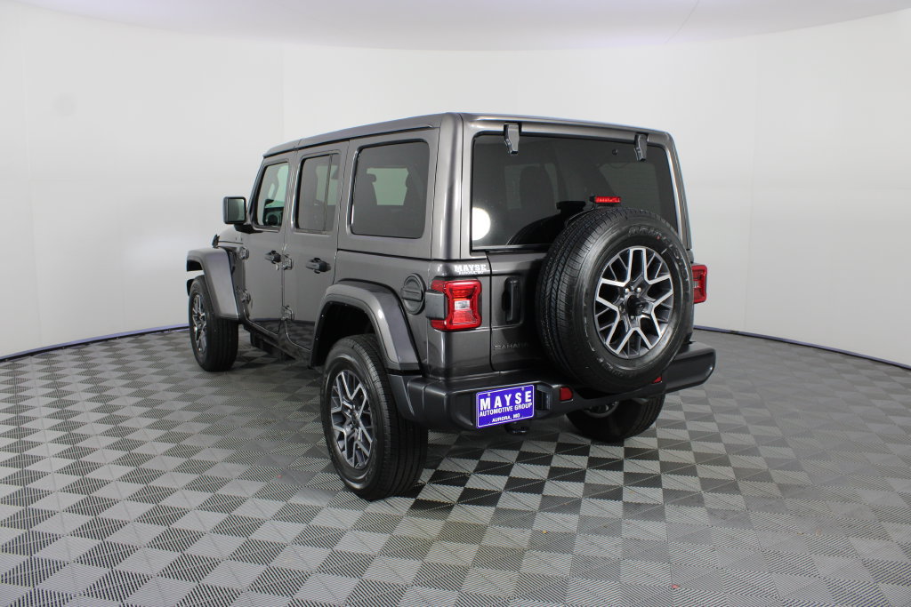 Used 2026 Jeep Wrangler Unlimited Sahara AWD/4WD image 5