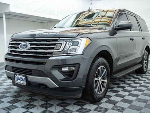 Used 2020 Ford Expedition XLT AWD/4WD image 3
