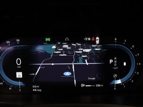 Used 2024 Volvo XC90 B5 Plus image 17