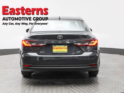 Used 2025 Toyota Camry LE FWD image 6