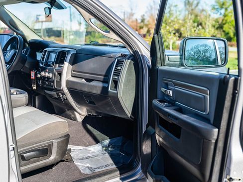 Used 2024 RAM 1500 Classic SLT image 11