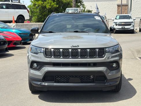 Used 2023 Jeep Compass Latitude AWD/4WD image 4