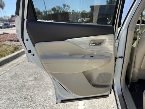 Used 2016 Nissan Murano SL w/ SL Technology Package image 18