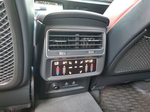 Used 2024 Audi SQ8 Premium Plus AWD/4WD image 15