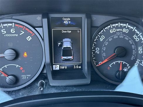 Used 2023 Toyota Tacoma SR image 15