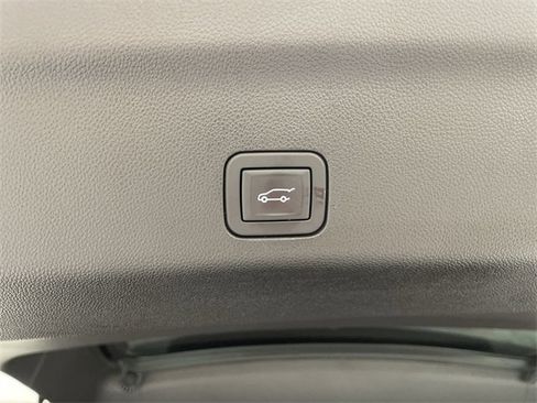 Used 2024 Chevrolet Tahoe High Country w/ Premium Package 2 image 16