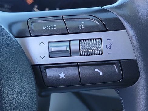 Used 2024 Hyundai Kona SEL image 9