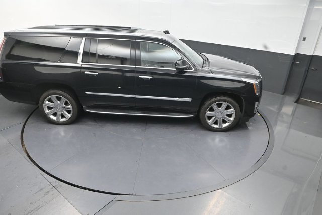Used 2020 Cadillac Escalade ESV Premium Luxury AWD/4WD image 31