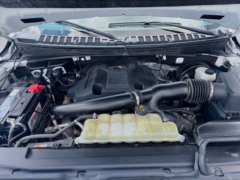 Used 2021 Ford Expedition XLT AWD/4WD image 32