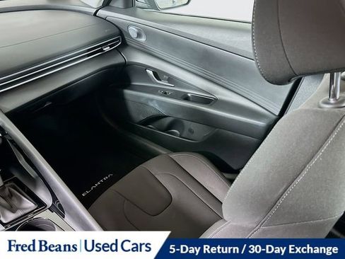 Used 2023 Hyundai Elantra Blue image 22