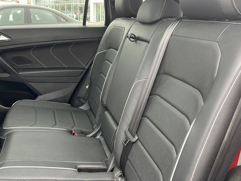 Used 2022 Volkswagen Tiguan SEL R-Line image 5