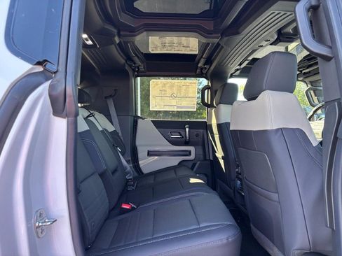 New 2026 GMC Hummer EV SUV image 7