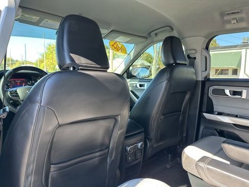 Used 2021 Ford Explorer XLT w/ Equipment Group 202A image 29