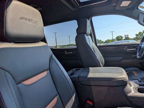 Certified 2025 GMC Sierra 1500 AT4 w/ AT4 Premium Package AWD/4WD image 27